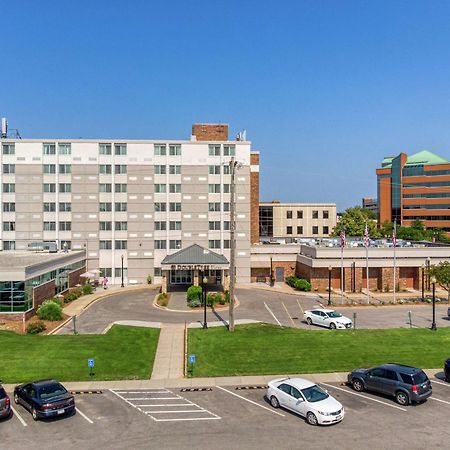 Doubletree By Hilton Neenah Екстериор снимка
