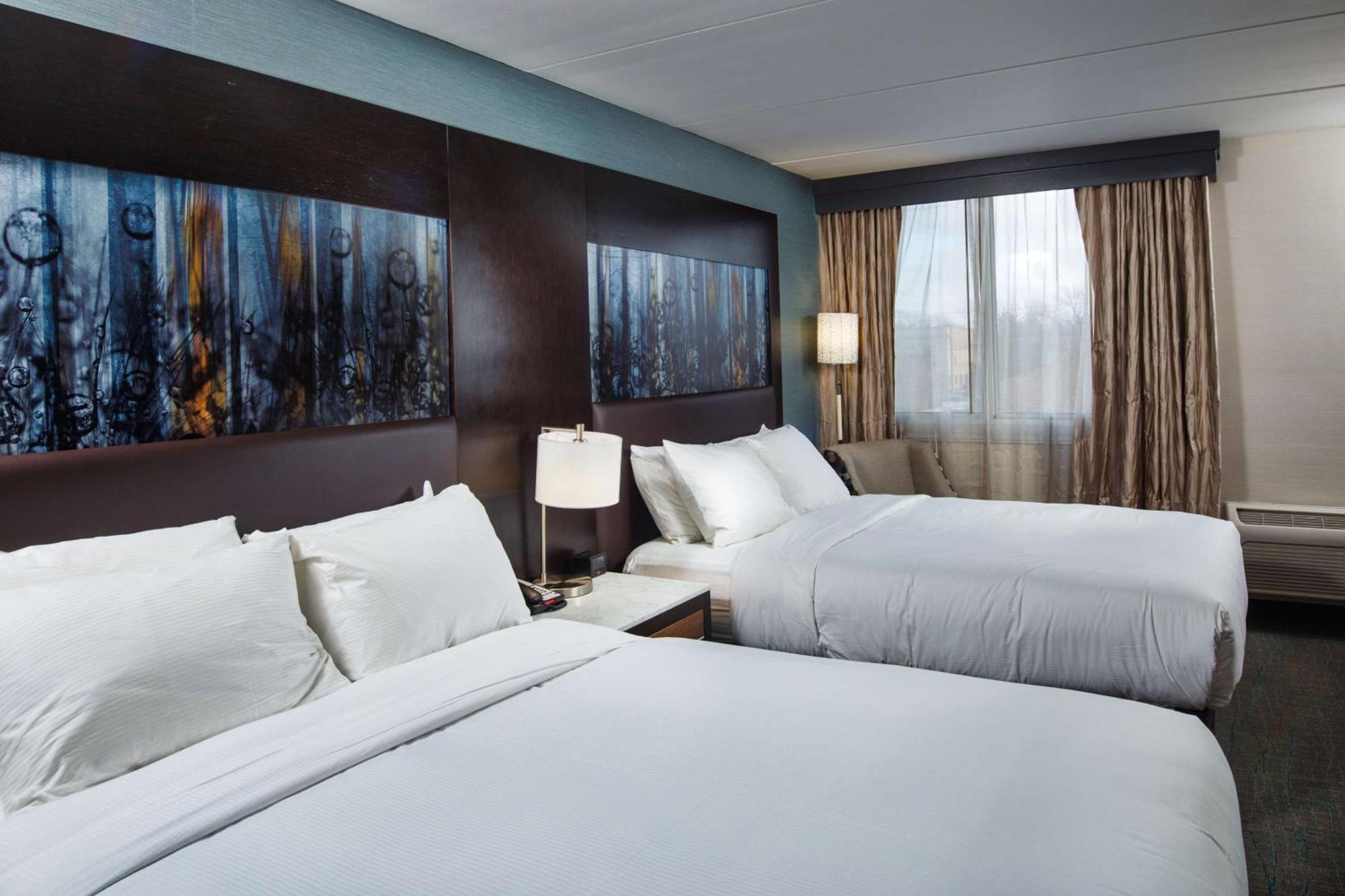 Doubletree By Hilton Neenah Екстериор снимка