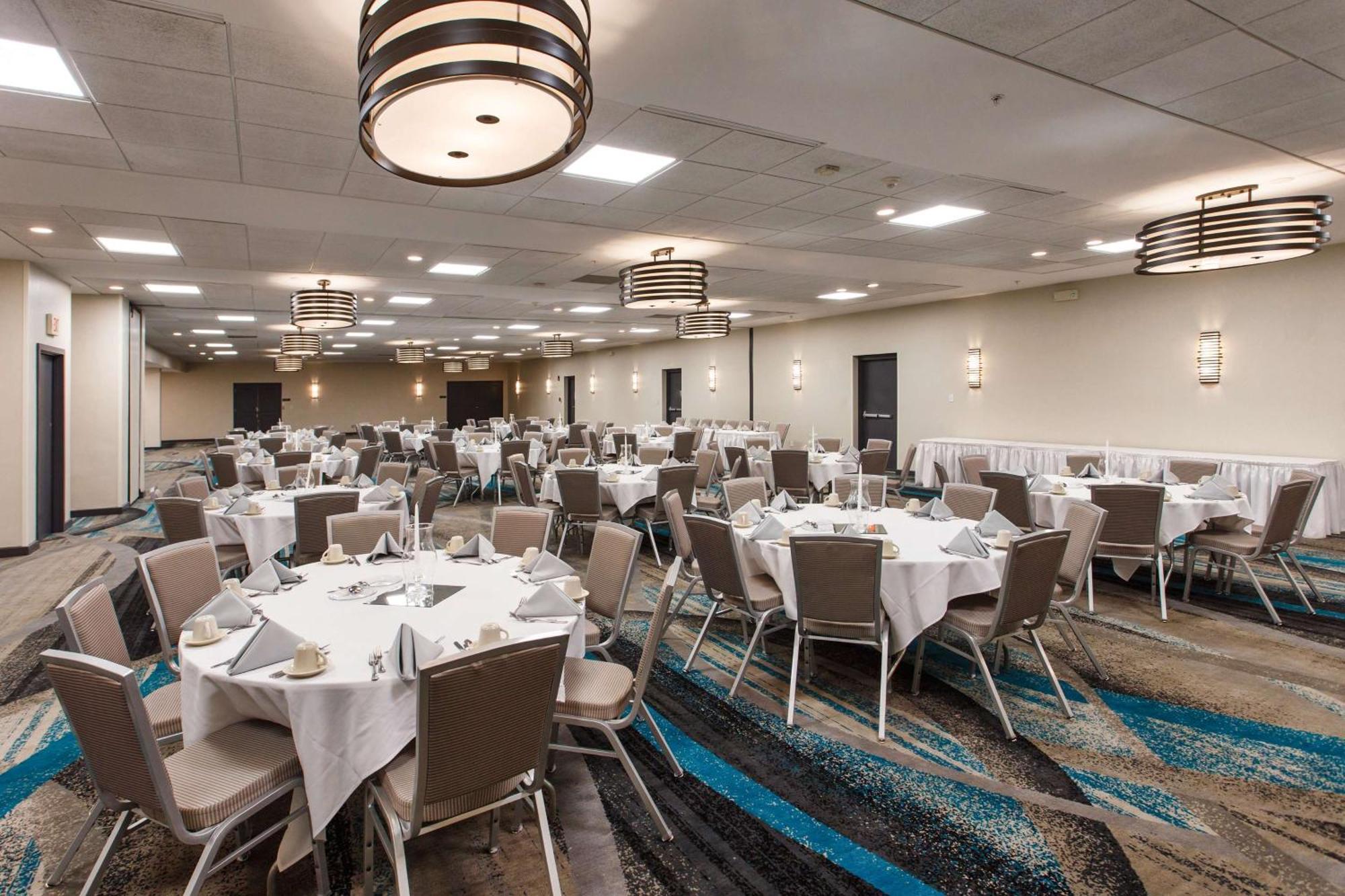 Doubletree By Hilton Neenah Екстериор снимка