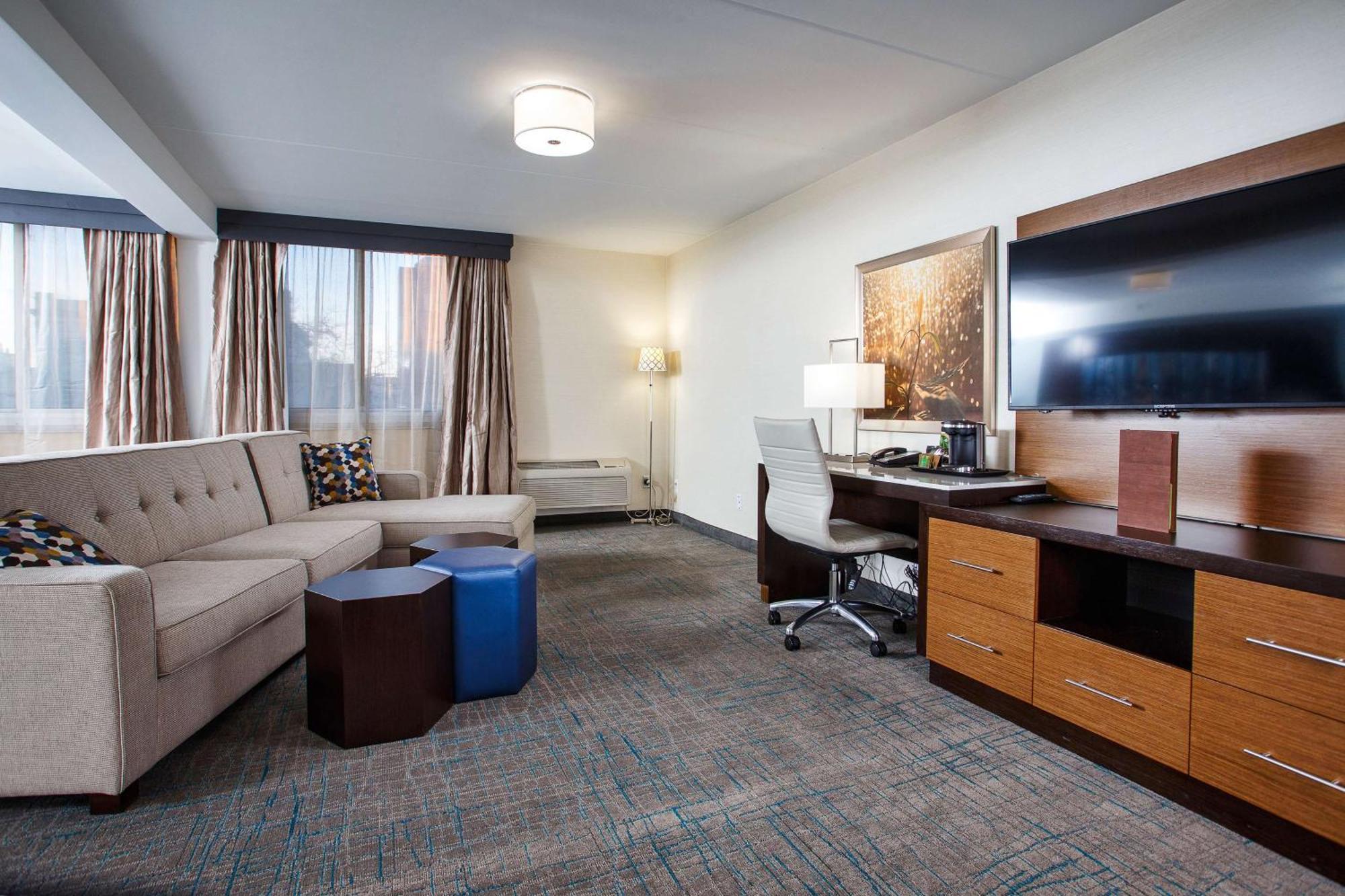 Doubletree By Hilton Neenah Екстериор снимка