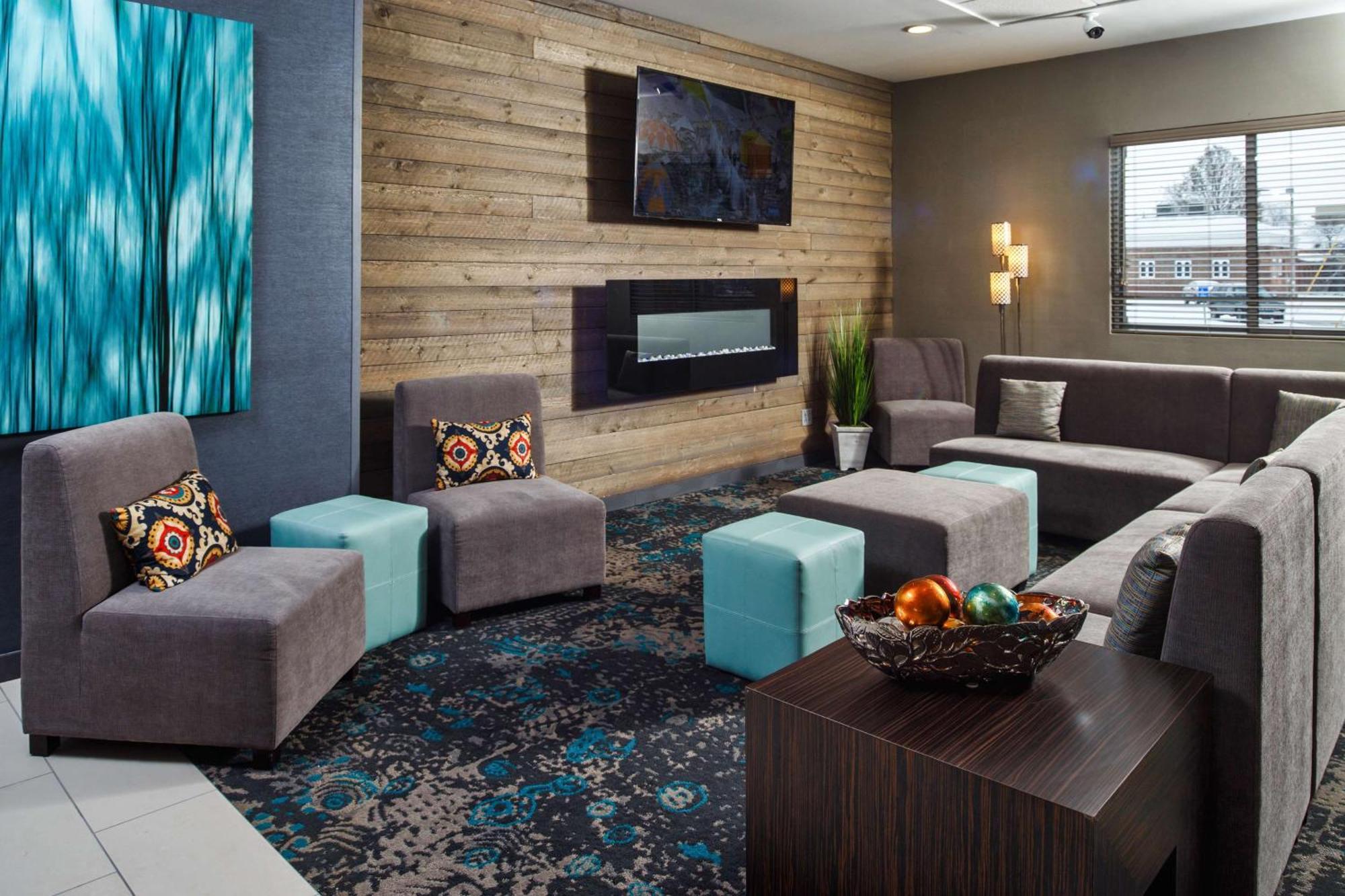 Doubletree By Hilton Neenah Екстериор снимка