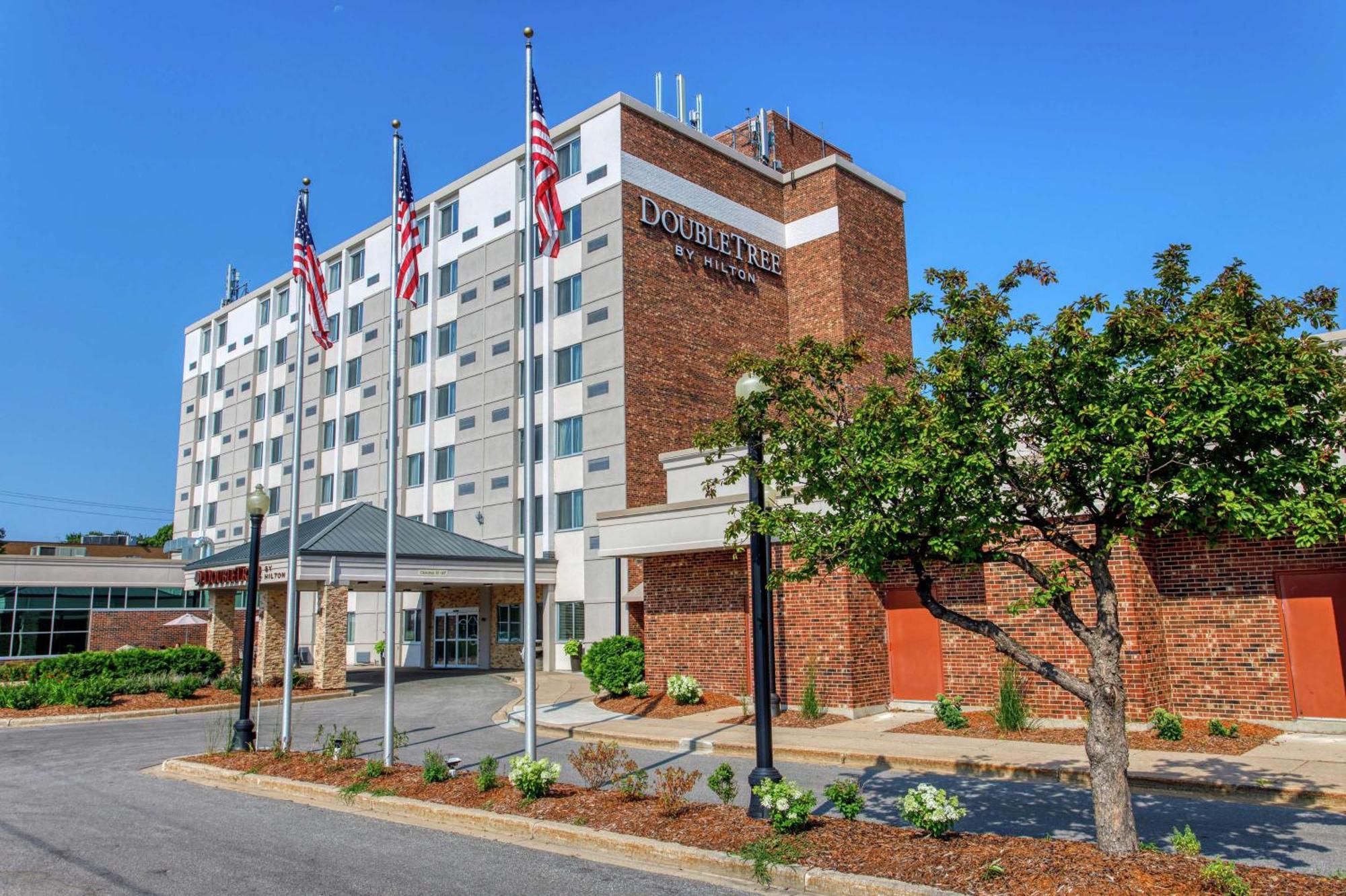Doubletree By Hilton Neenah Екстериор снимка