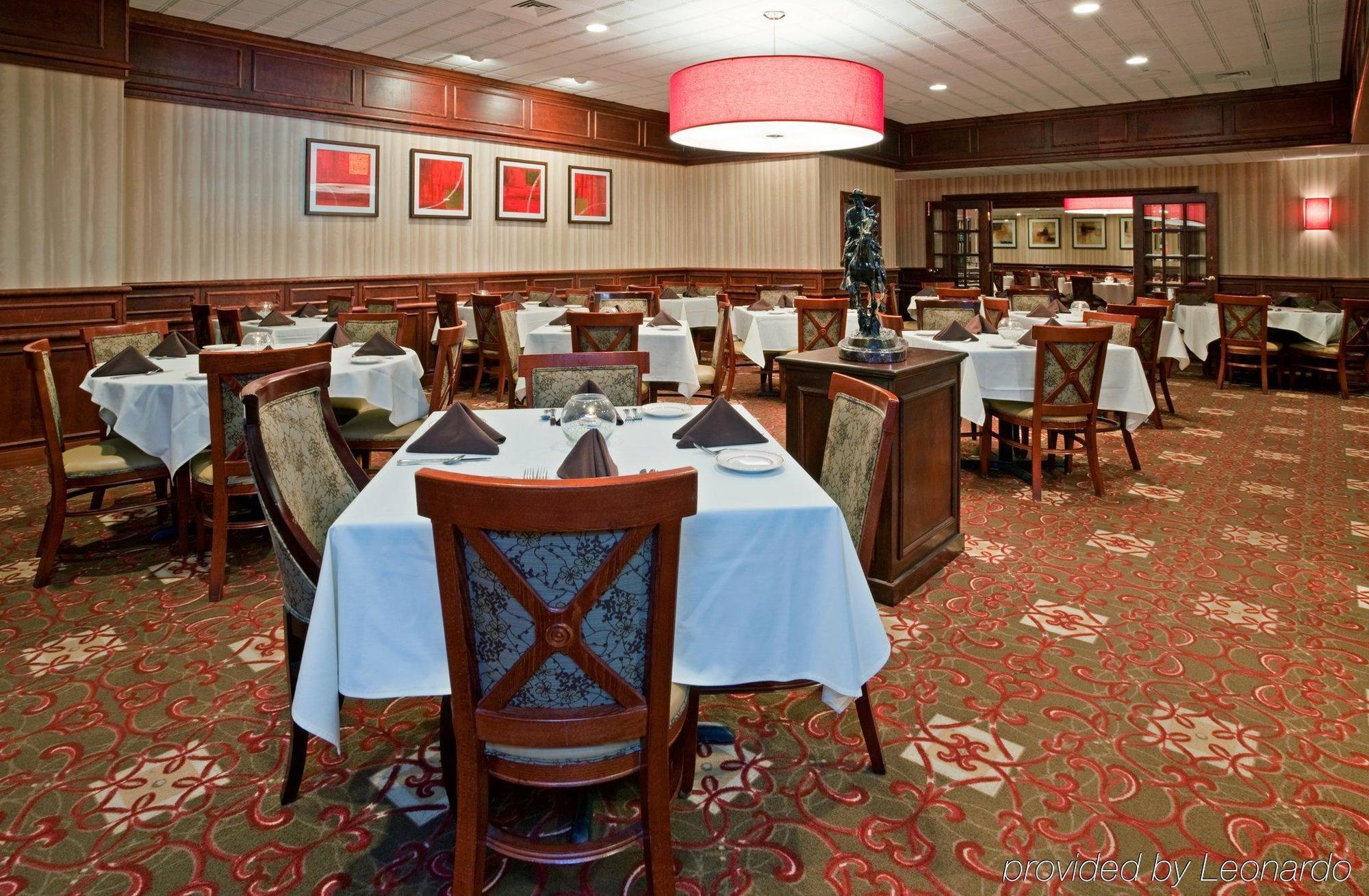 Doubletree By Hilton Neenah Екстериор снимка