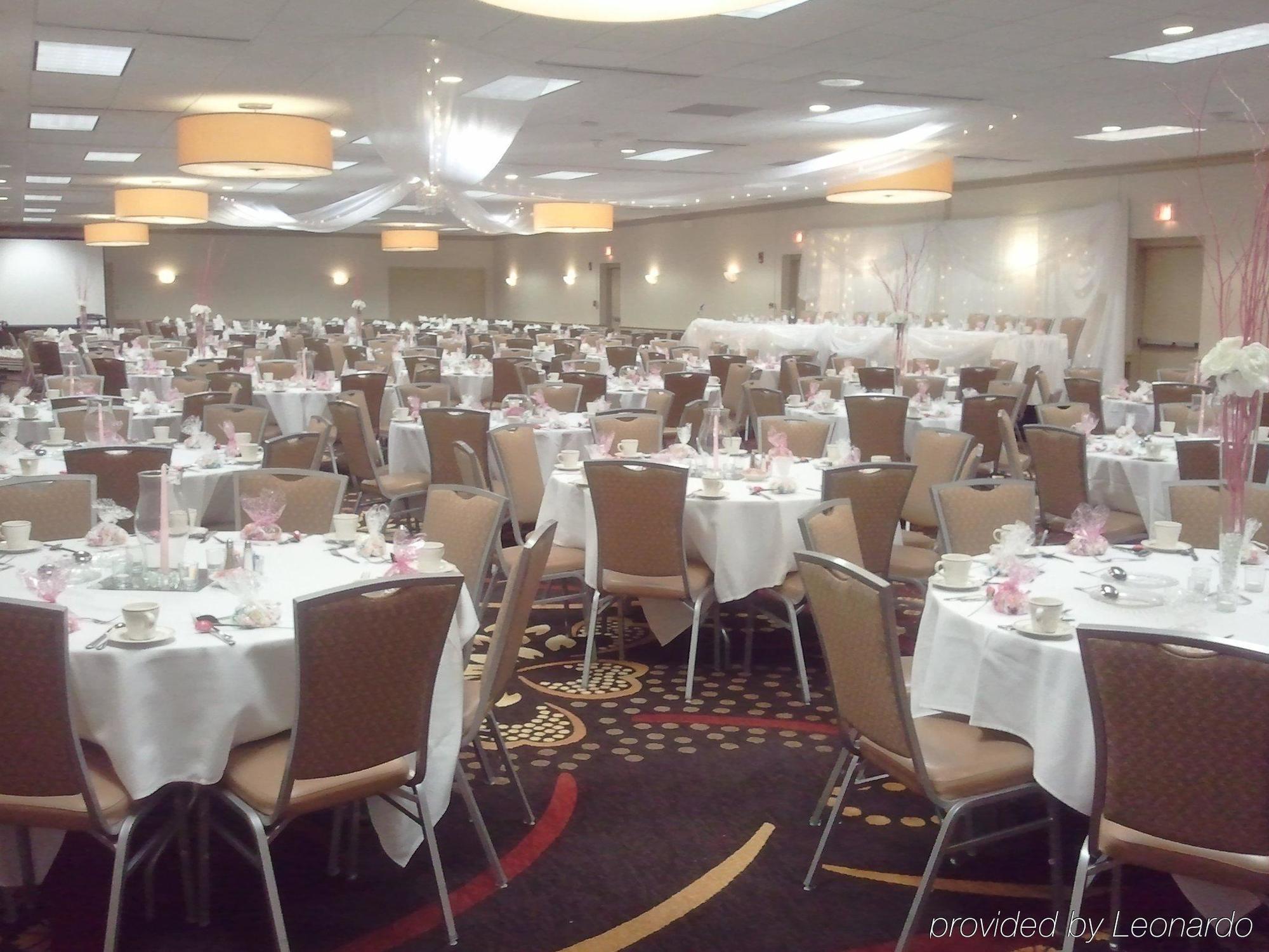 Doubletree By Hilton Neenah Екстериор снимка