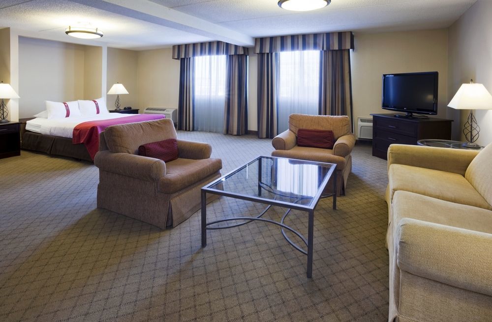 Doubletree By Hilton Neenah Екстериор снимка