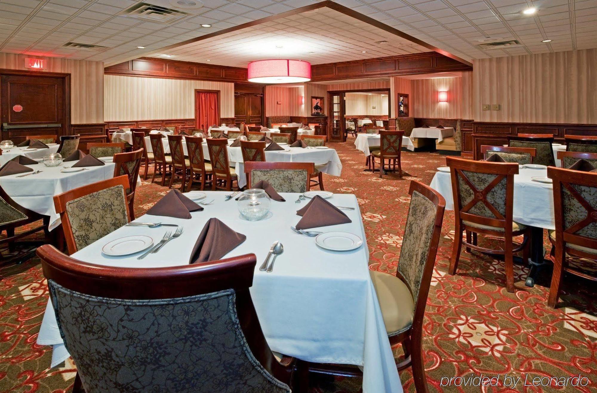 Doubletree By Hilton Neenah Екстериор снимка